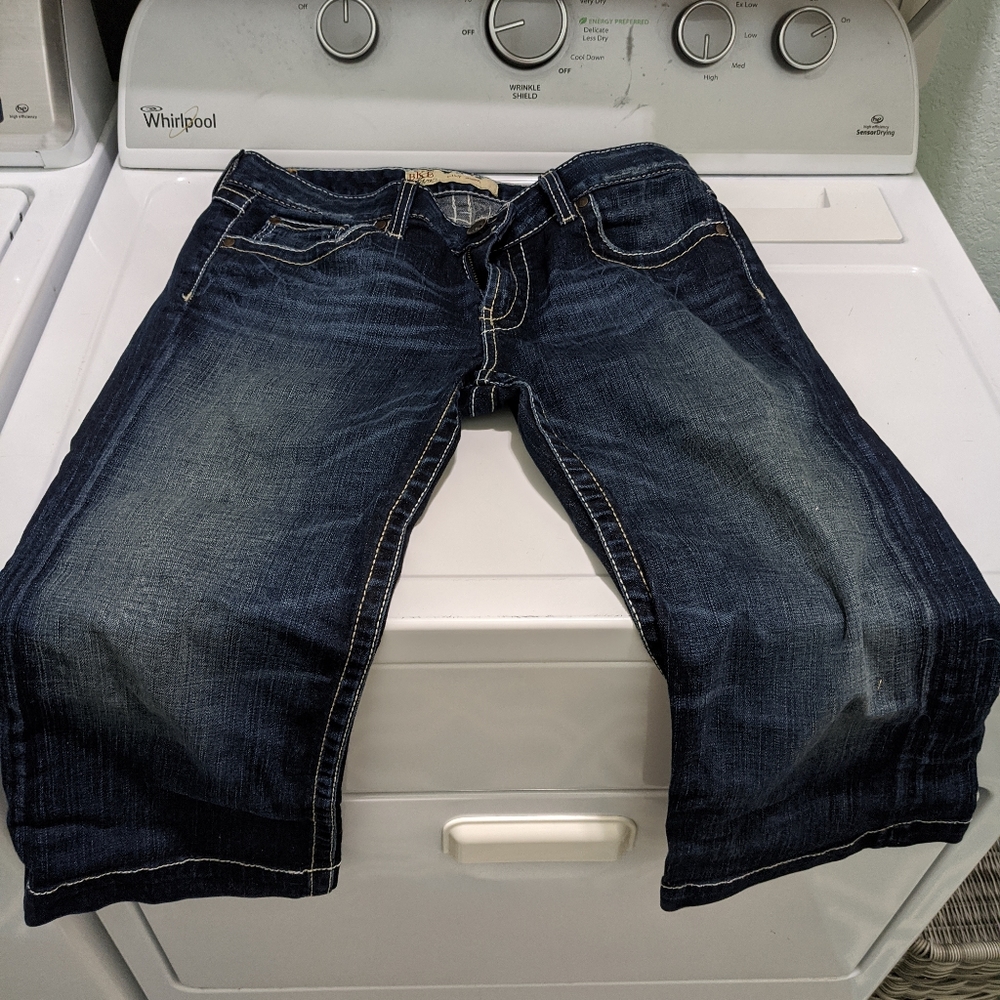 Buckle crop blue jean capris BKE size 31